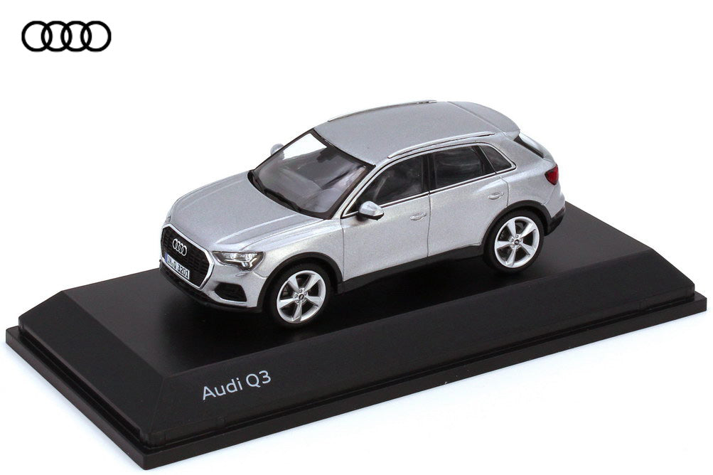 Audi Q3, Floret Silver 1:43 (5011803631)